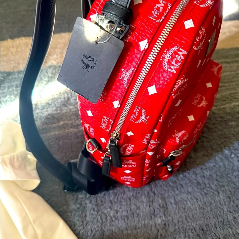 NWT: STARK BACKPACK IN WHITE LOGO VISETOS - Picture 2 of 3